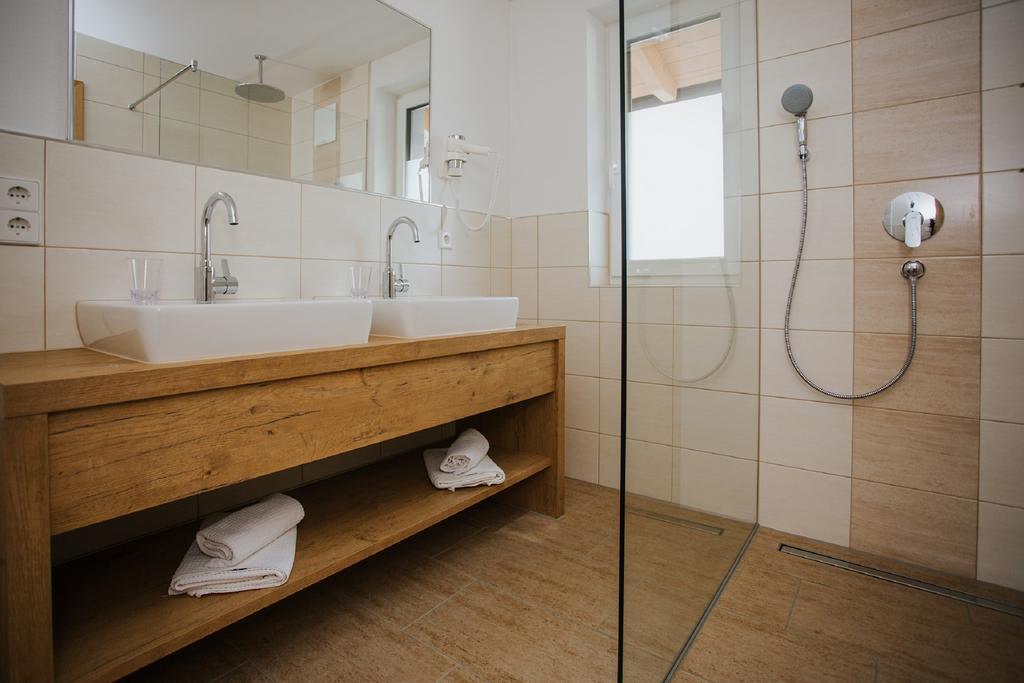 Apartmenthaus Strasswirt De Luxe Tröpolach Dış mekan fotoğraf
